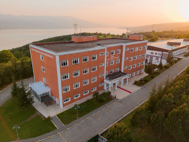 Sakarya Uygulamalı Bilimler Üniversitesi, YÖK raporunun 11 başlığında ilk 20'ye girdi