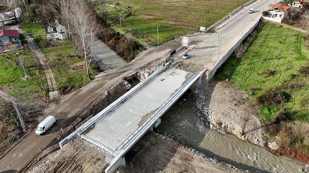 Yeni Mesudiye Köprüsü asfalt serimi ve çizgi çalışmaları sonrası açılacak