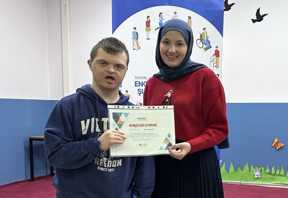 engelsiz-hobi-atolyelerinde-karneler-dagitildi-9053