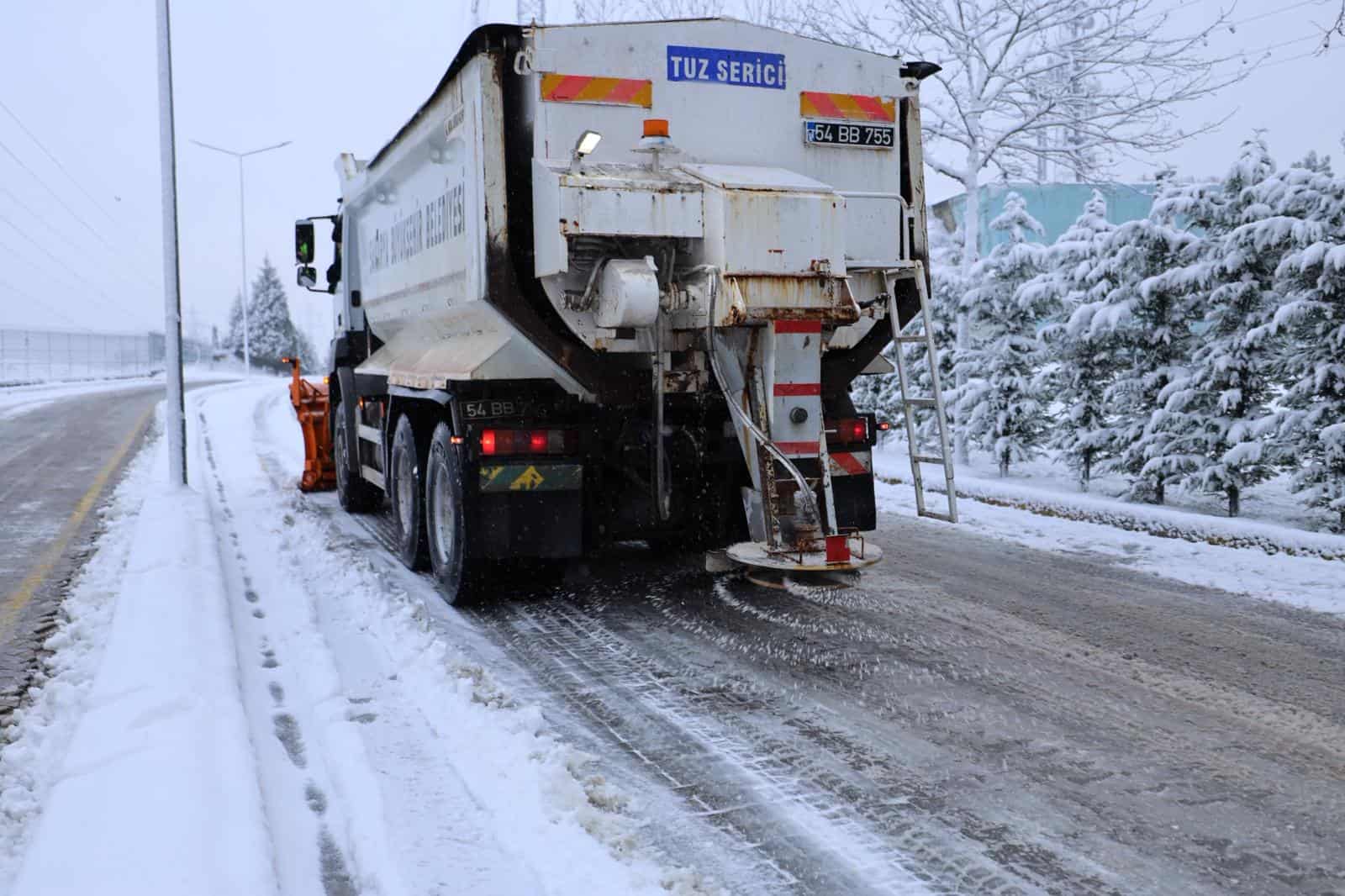 sakaryada-karla-mucadele-33-yol-ulasima-acildi-817
