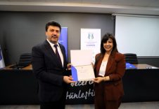 Akademisyenler +1 Liderlik Okulu’ndan Mezun Oldu, Sertifikalarını Aldı