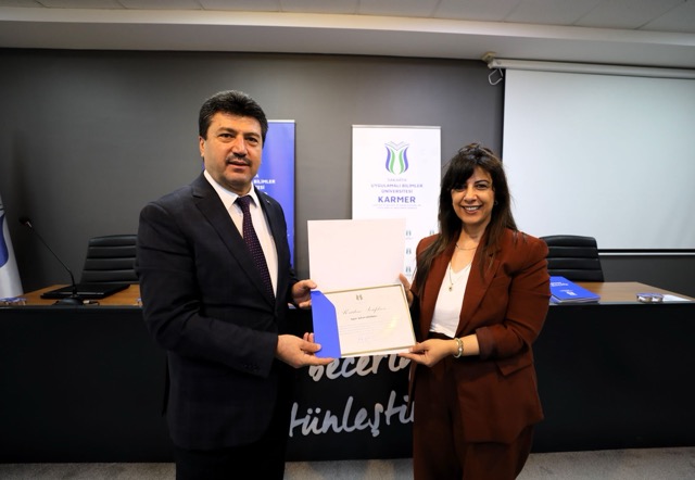 Akademisyenler +1 Liderlik Okulu’ndan Mezun Oldu, Sertifikalarını Aldı