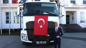 Erenler Belediyesi Araç Filosuna Bakanlık Hibesiyle Yol Süpürme Aracı Katıldı