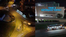 Sakarya Büyükşehir Terminali gece görüntüsü, ulaşım ve yolcu taşımacılığı hizmetleri.
