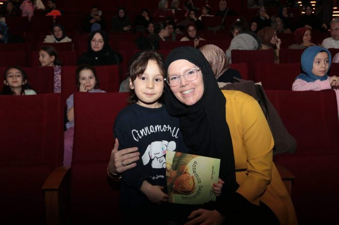 Serdivan’da Ramazan Etkinliklerinde Jenny Molendyk Divleli’den Müslüman Ailesi Üzerine Değerli Paylaşımlar