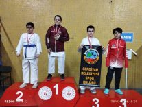 Serdivan Belediyesi Spor Kulübü Karate İl Seçmeleri’nde 25 Madalya ile Dikkat Çekti