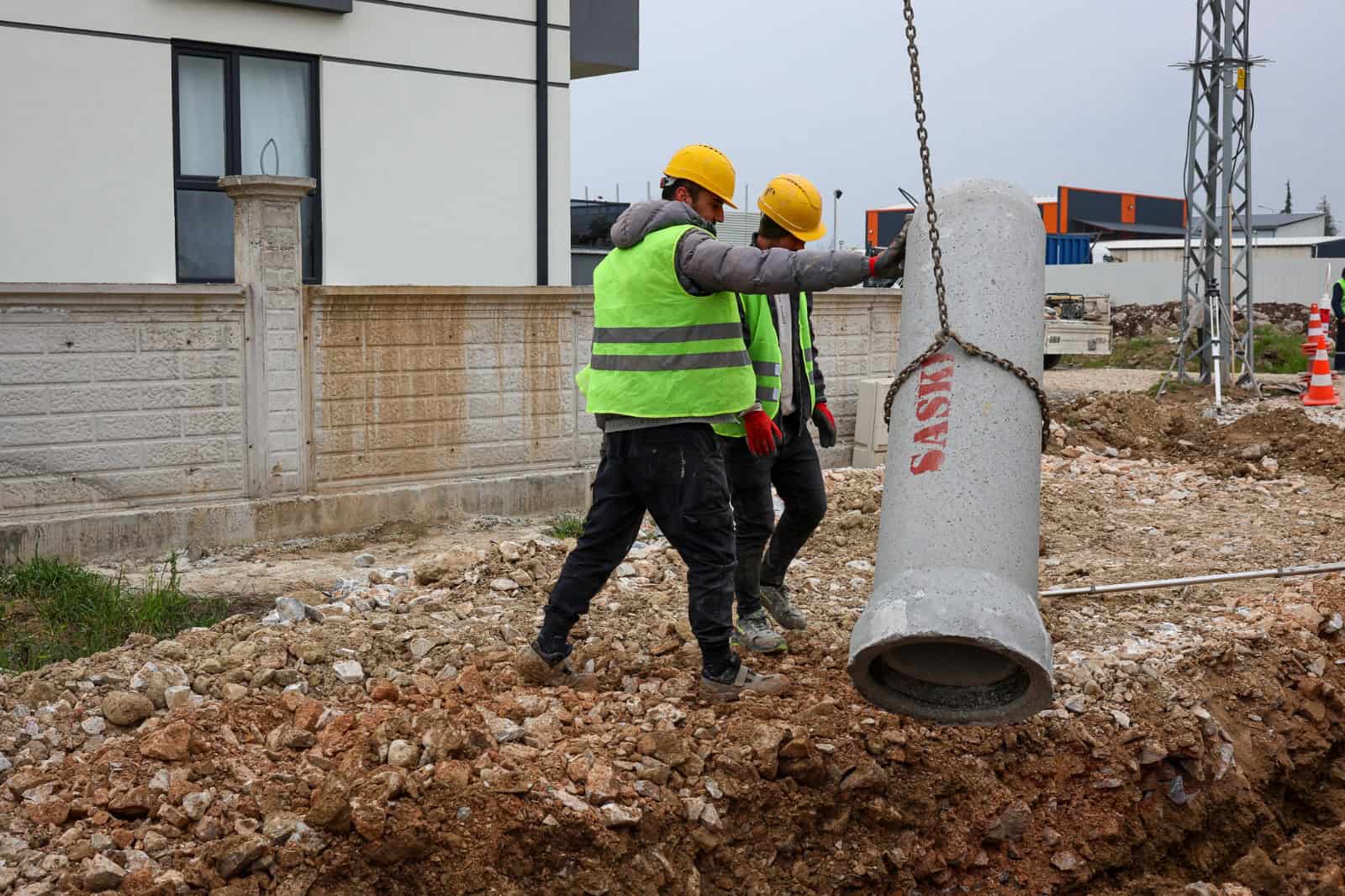 Arifiye Hanlı Mahallesi’nde 2200 Metrelik Altyapı Güçlendirme Projesi Sürüyor