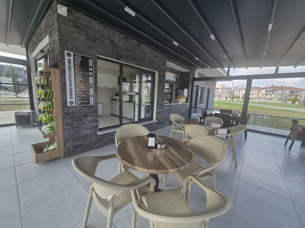 Serdivan Arabacıalanı’nda Yıldız Cafe Modern Tasarımı ve Zengin Menüsüyle Açıldı