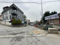 Serdivan Karabaş Sokak’ta Yaya Odaklı Çevre Düzenleme ve Trafik Yenilemesi Sürüyor