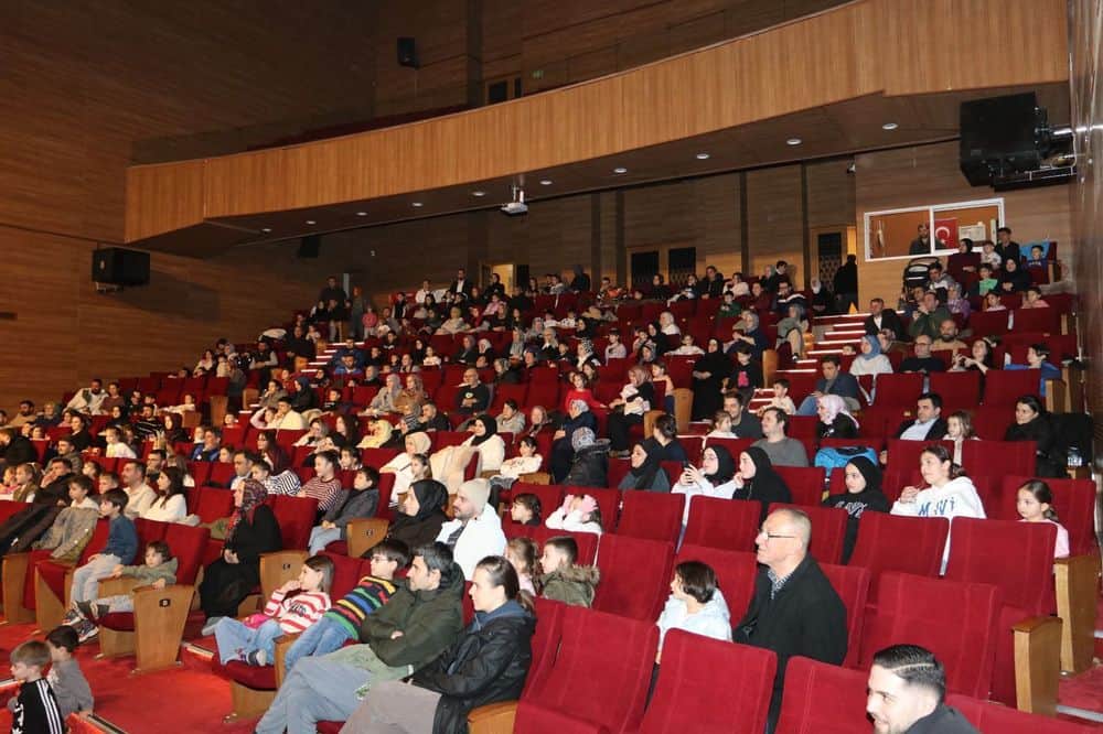 Serdivan’da Ramazan Ayı Çocuk Şenliği Kültürel ve Nostaljik Anlarla Gerçekleşti