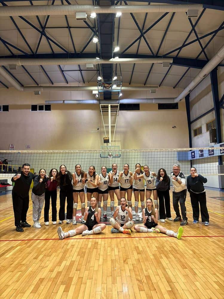 Serdivan Belediyesi Yıldız Kız B Takımı Finalde Şampiyonluk İçin Mücadele Edecek