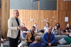 Başkan Osman Çelik, Serdivan’da Eğitimciler ve Gençlerle Doğrudan İletişim Kurdu