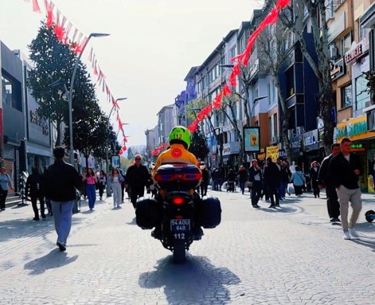 Sakarya Şehir Merkezinde Acil Sağlık İçin Motorize Ambulans Ekibi Görevde