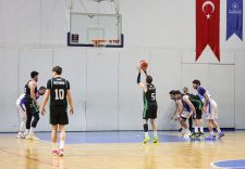 Sakarya Büyükşehir Basketbol Takımı Kütahya’da Kazanıp 1. Lig’e Yükseldi