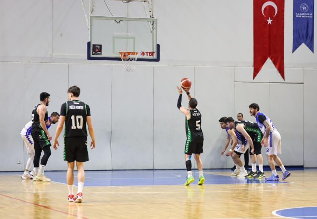 Sakarya Büyükşehir Basketbol Takımı Kütahya’da Kazanıp 1. Lig’e Yükseldi