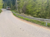 Hendek Hicriye Mahallesi’nde Tehlikeli Yol Bölümlerine Çelik Bariyerle Koruma Sağlandı