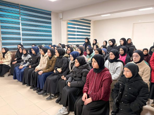 Sakarya’da Çocuklara Yönelik Çevrimdışı Yaşam Bilinci Eğitimleri Sürüyor