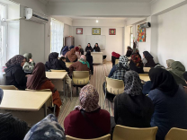 Sakarya Büyükşehir'in Kadın Kadına Projesi Akyazı Kırsalında Sosyal Destek Çalışmalarına Devam Ediyor