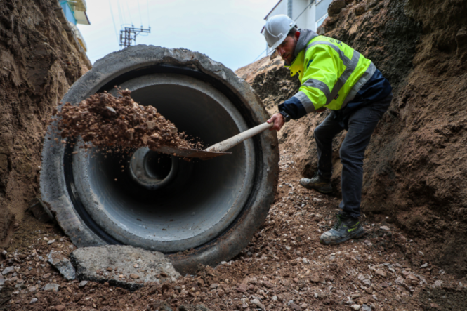 Erenler Dilmen Mahallesi’nde Yeni Yolun Altyapısına 5 Kilometrelik Yağmur Suyu Hattı Kuruluyor