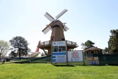 Sakarya Aziz Duran Parkı’ndaki Tarihi Çark’ın Yenileme Çalışmaları Sona Yaklaşıyor