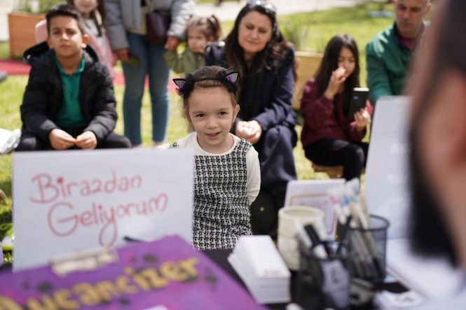 Serdivan 2. Kitap Fuarı’nda Çocuklara Yönelik Sanat Atölyeleri ve Kukla Sahnesi İlgiyle Karşılandı