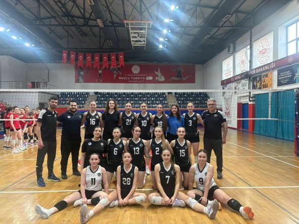 Serdivan Belediyesi Genç Kızlar Voleybol Takımı Marmara Şampiyonası’nda Yarı Finale Yükseldi
