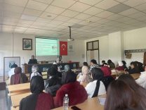 Akyazı'da Yabancı Uyruklu Öğrencilere Sıtma Hakkında Bilgilendirici Eğitim