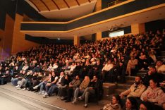 Çehov Kabare Tiyatro Oyunu Sakarya'da Seyircilerden Beğeni Topladı