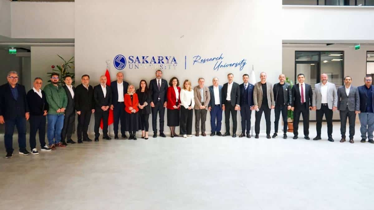 SAÜ İşletme Fakültesi Danışma Kurulu’ndan Yetkinlik Odaklı Eğitime Vurgu