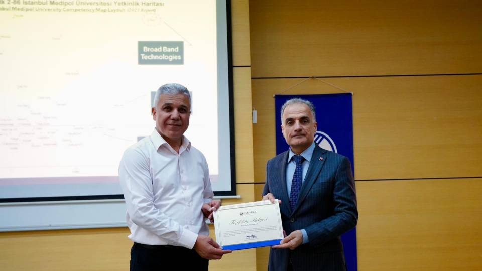 Sakarya Üniversitesi’nde Dijitalleşme ve Güvenlikte 5G ile 6G’nin Rolü Konferansta Değerlendirildi