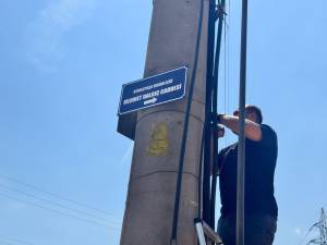 Serdivan’da Emek Verenlerin İsimleri Yeni Sokak Tabelalarında Yaşatılıyor